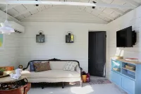 New listing! Cozy, fresh and clean 1-bedroom cottage with Pond access in Chatham