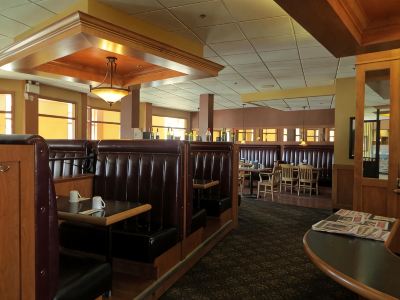 Athabasca Valley Inn & Suites