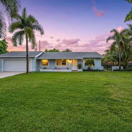 Paradise Palms, our tropical oasis in Delray Beach and very close to Boca Raton!