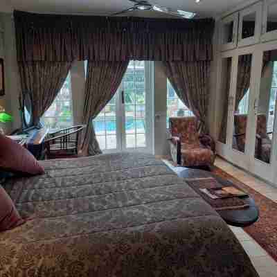 Michael-Angelo Guest House Rooms