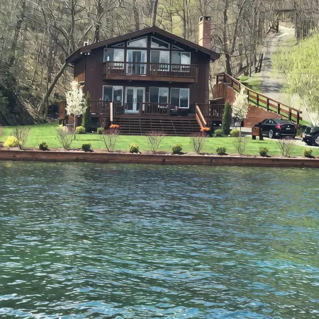 Just Us - Private Waterfront Home on Seneca Lake. Dog Friendly! Отели в г. Старки