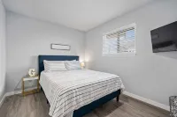 Modern craftsman home close to all Garibaldi has to offer. Dog Friendly! - Wifi