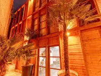 Palm Tbilisi Boutique Hotel Hotels near Vera