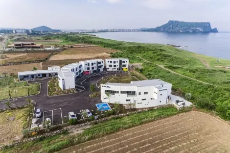 Jeju Hi Mom Kids Family Pension Black
