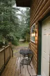 Private Cabin with Open Loft - Sleeps 3-6 - Chalets