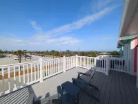 Completely Renovated Pink Sea House on North Beach, Tybee Island - Strand