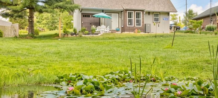 Centrally Located in the Heart of Hocking Hills, Minutes from Hiking & Shopping Hotels in Hocking County