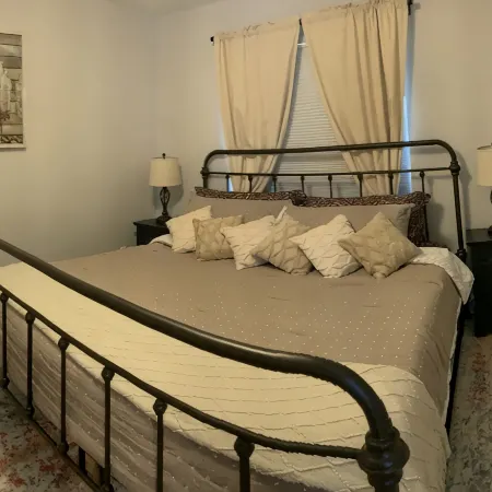 Daybreeze Vacation Home w/ Hot Tub & Gorgeous View