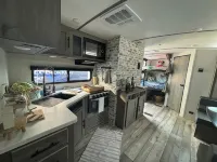Cozy RV in Serene Dallas with ACwith a private room and 2 bunk beds plus one - บังกะโล