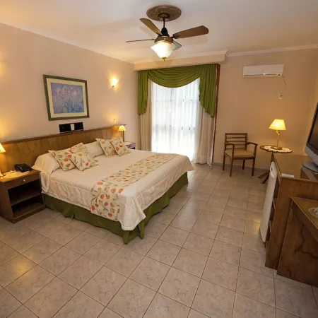 Orquideas Hotel & Cabañas