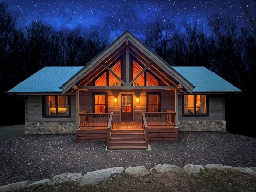 Mountain Hideaway - Hot Tub, Fire Pit, Close to Town - 4-Sterne
