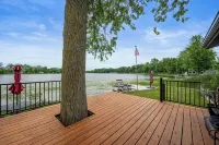 Cozy & Scenic Lakeside Retreat - 4-Sterne