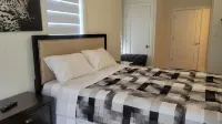 Modern Suite Near Hamilton Airport