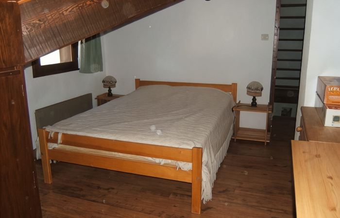 6-8 person apartment at the foot of the lifts, in a typical village