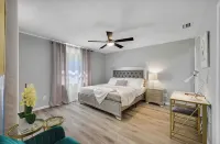 *Pool* 8.5 miles to Honeymoon Island. 4 bdr