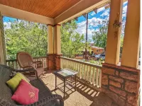 4 Bed 4 Bath House: Steps to Downtown Manitou Springs - Wi-Fi