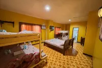 Sea Urchin Hotel Near Hundred Islands - 2-Star