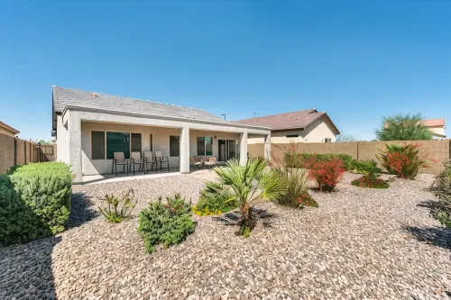 Amazing outdoor space! 5 minute walk to park with paved trails. - Wifi