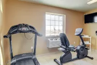 Travelodge by Wyndham Steele - Gym