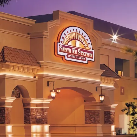 Santa Fe Station Hotel & Casino Отели рядом с достопримечательностью «Поле для диск-гольфа Mountain Crest Disc»
