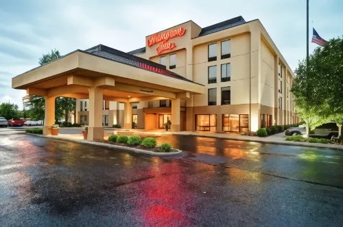Hampton Inn Louisville-Airport (Fair & Expo Center) - Airport Shuttle