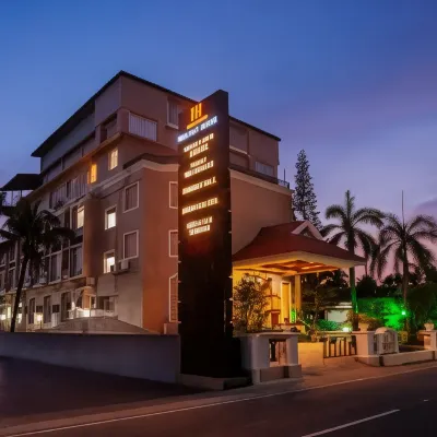 Holiday Hotel ケライ ビーチ周辺のホテル