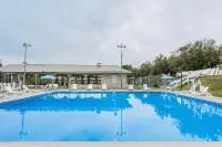 Ramada by Wyndham State College Hotel & Conference Center - Pool