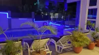 Monalysa St Honore Apartment & Studios Grand Bay - Kolam Renang