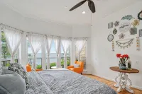 Lakefront Retreat Sleeps 20 Infinity Pool Hot Tub Dock Kayaks Near Dallas - 4つ星
