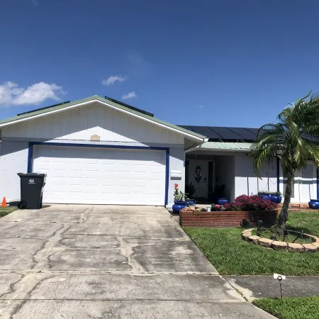POOL,  FISH FROM THE DOCK, Newly renovated of entire house with new appliances.