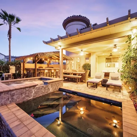🏝️Chic villa on the lake! 3 bed 3 bath, Golf, bbq & fun in the sun 🌵🏝️🍦👙