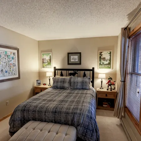 Wonderful 3 Bed, 3 Bath Condo, River and Forest Views, Steps from Shuttle.