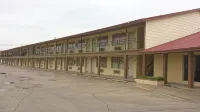 Express Inn - Bay City - Pysäköinti