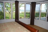 Large Unique & Artistic Lake Michigan Beach House / Awesome Game Room - Wifi