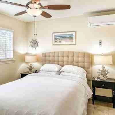Stylish Coastal Getaway #3 Rooms