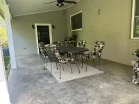 Tastefully decorated French Country Cottage on a horse farm with RV/Boat hookup - Wifi