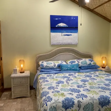 MI Oasis Getaway! Just 200 Steps to the Beach on a very quiet street