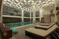 Hotel Oil Field - Pools