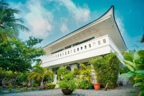 The Island House 2 BHK Lake View Homestay - 빌라