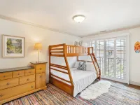 NEW! Discounted Rates 3-Bed Townhome w/AC! 3 min Walk to Private Beach Access Hotel di Solana Beach