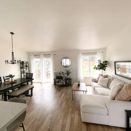 Beautiful And Cozy 3 Bedroom home in the heart of R.C