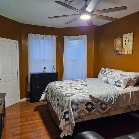 Large 3 brm 2 bth, Near EWR/NYC/Prudential Center and Penn Station