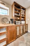 Luxury That is Close to Downtown and Easy Access to Red Rocks! - Apartments