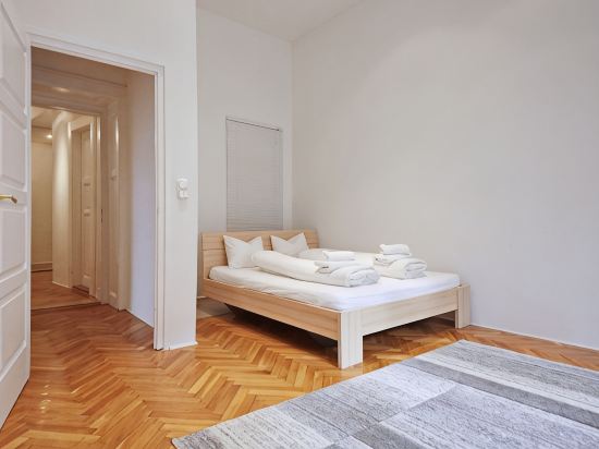 Unique and central apartment in a quiet side street