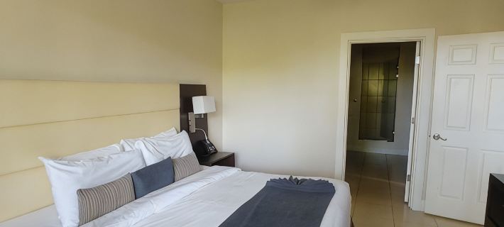 Spacious Pacifico condo-large balcony.  Access to pool, jacuzzi with bar/grill Hotels in Sardinal