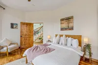 Views! Private Heated Pool + Spa + BBQ + Games + EV + High-speed Wifi - Private Pool