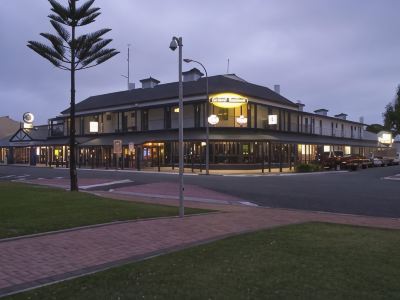 Grand Tasman Hotel