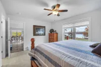 Brand New 2021 4 BR + den Lake House minutes to world class golf. - 4 stjerner