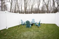 Townhouse mins to UofL & Churchill Downs/hot tub - 2-Star