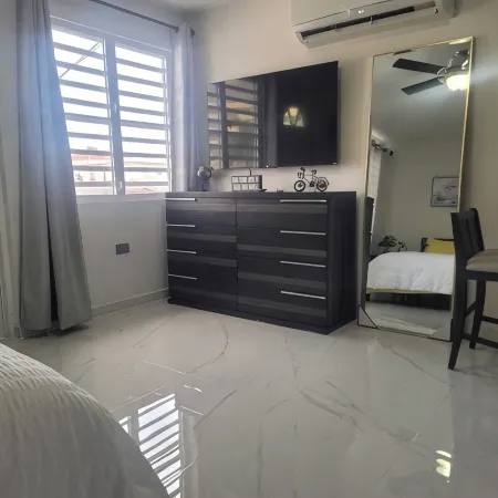 Vadis's Lux Studio in beautiful Mayagüez with WiFi, AC, laundry